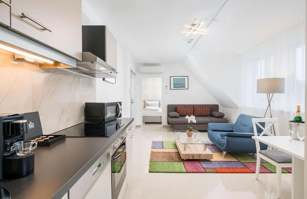 Best Western Plus Celebrity Suites-1