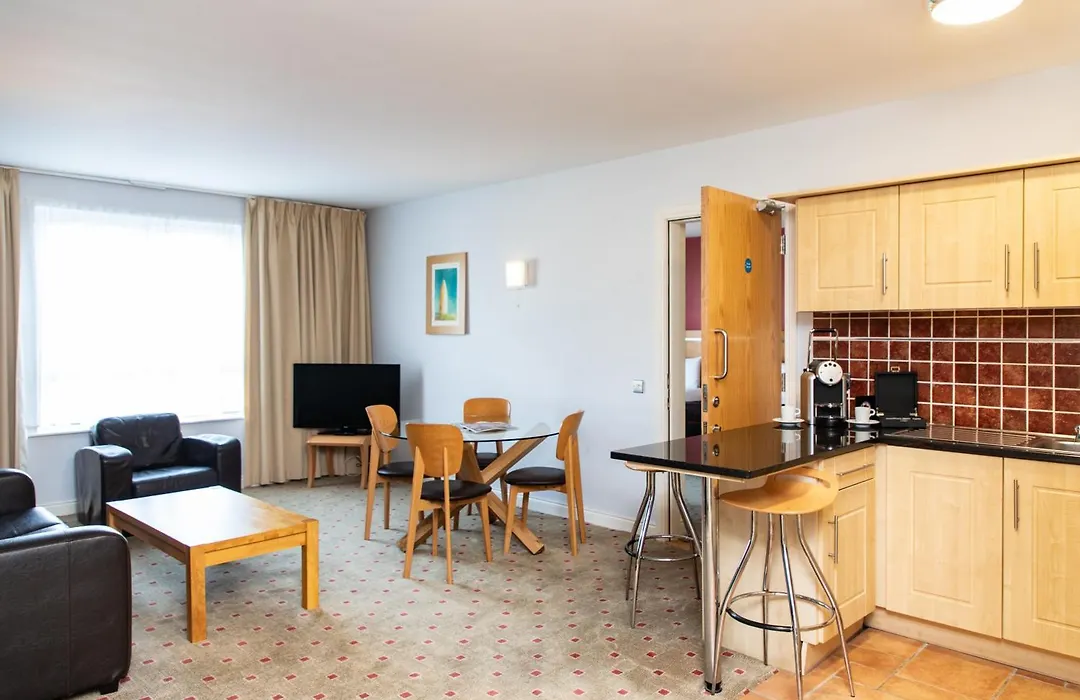Lahinch Coast Hotel And Suites-1