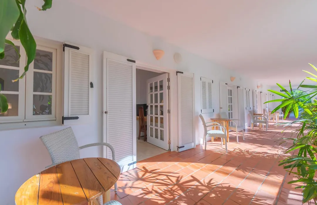 Hurricane Beach Hotel-1
