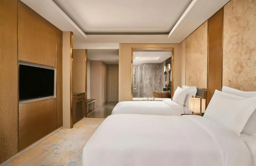 Vinpearl Landmark 81, Autograph Collection-1