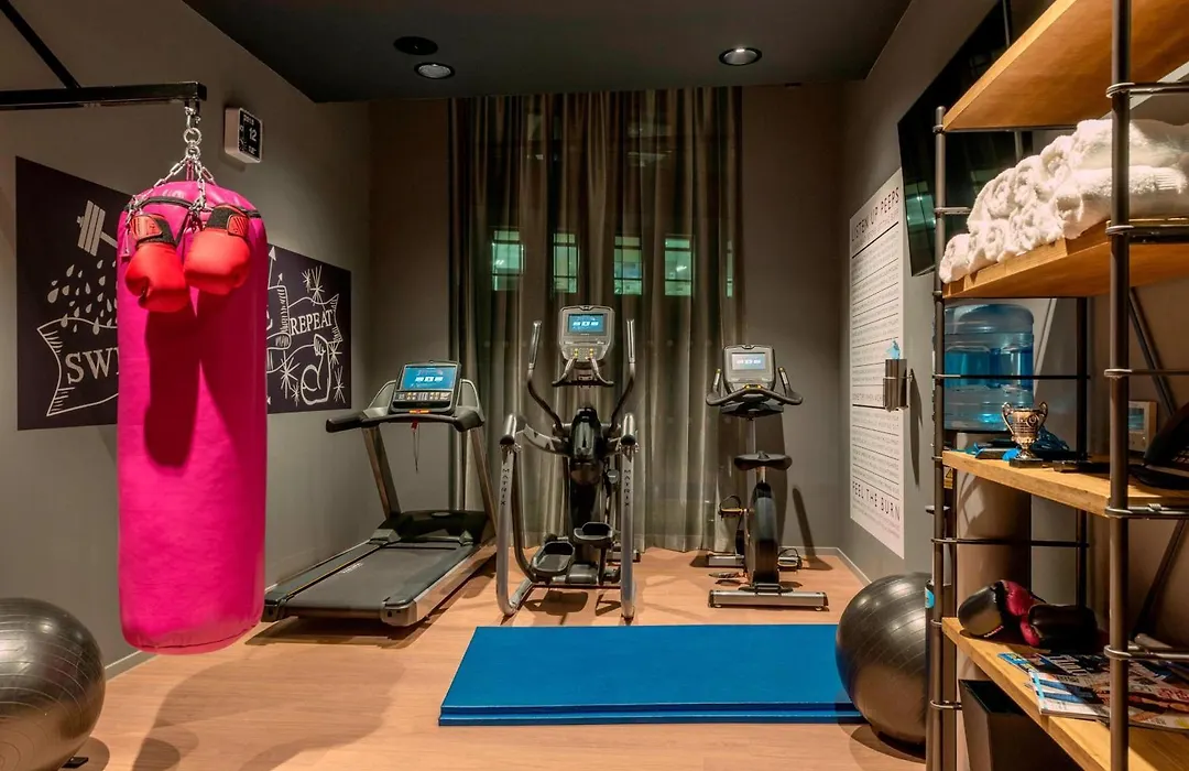 Moxy Glasgow Merchant City-1