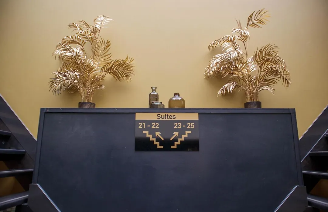 Manzo'S Suites-1