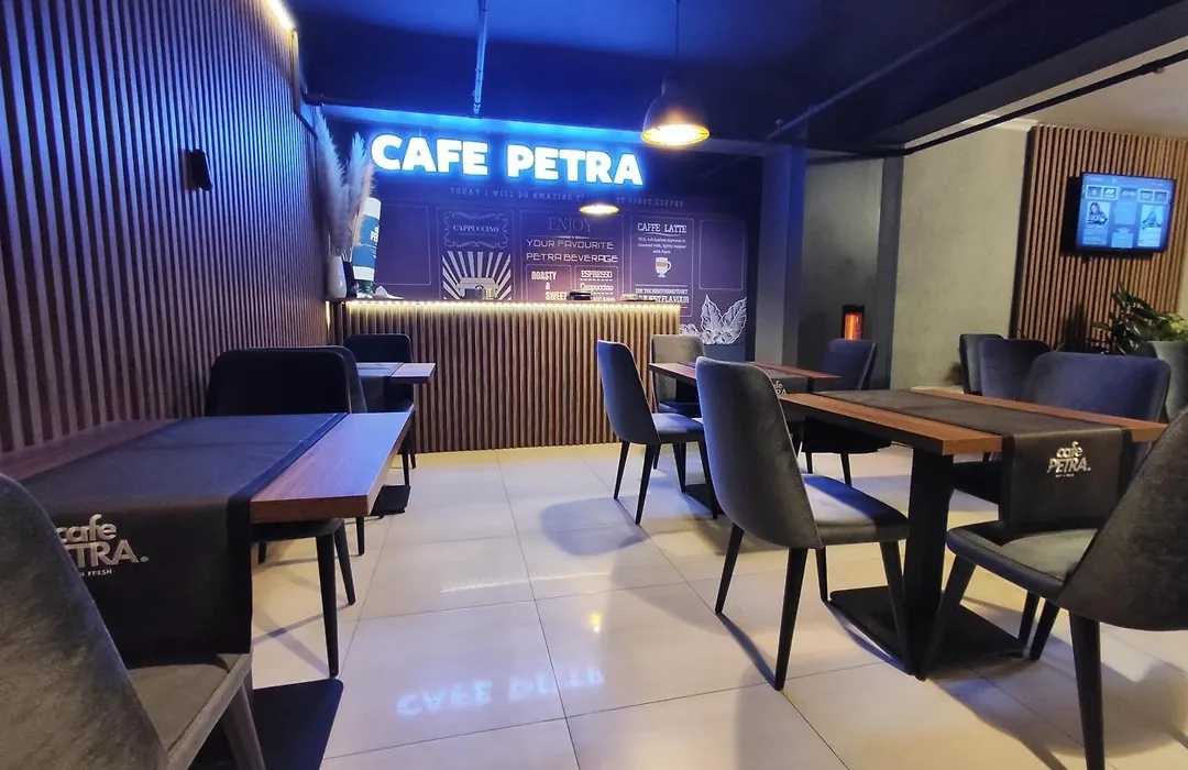 Petra Hotel Tuzla-1