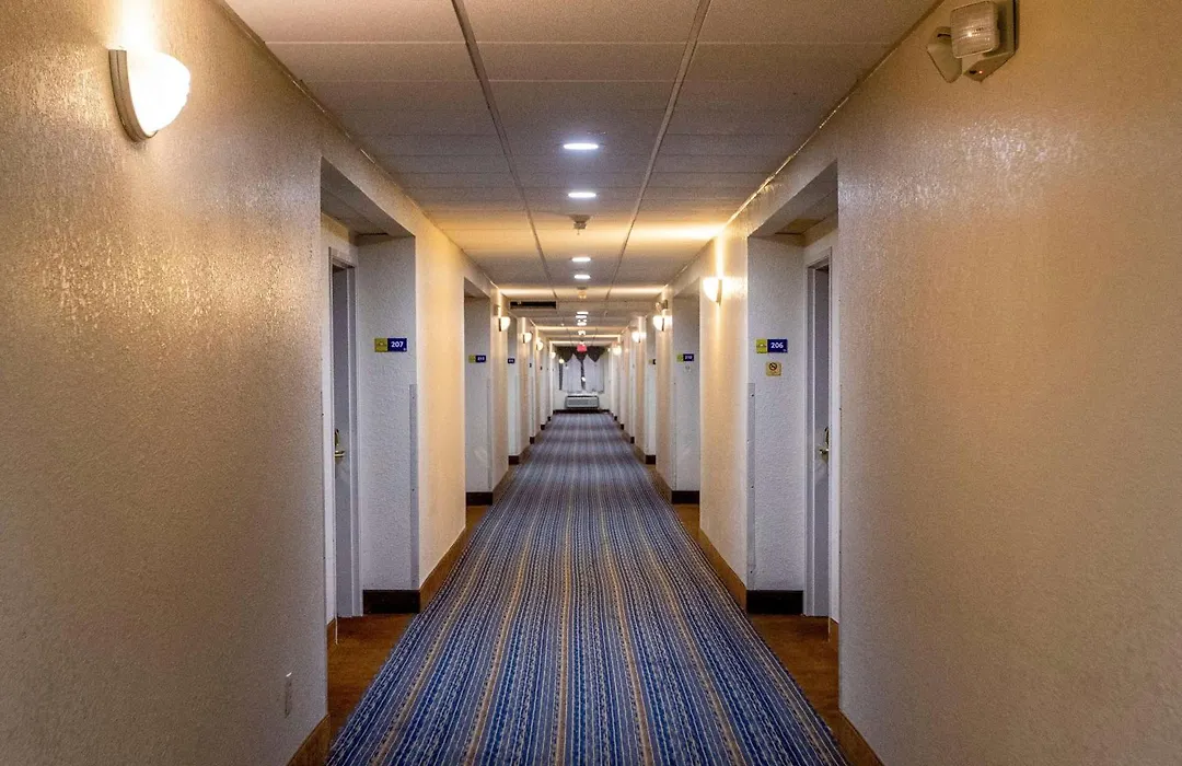 Days Inn & Suites By Wyndham Houston North/Aldine-1