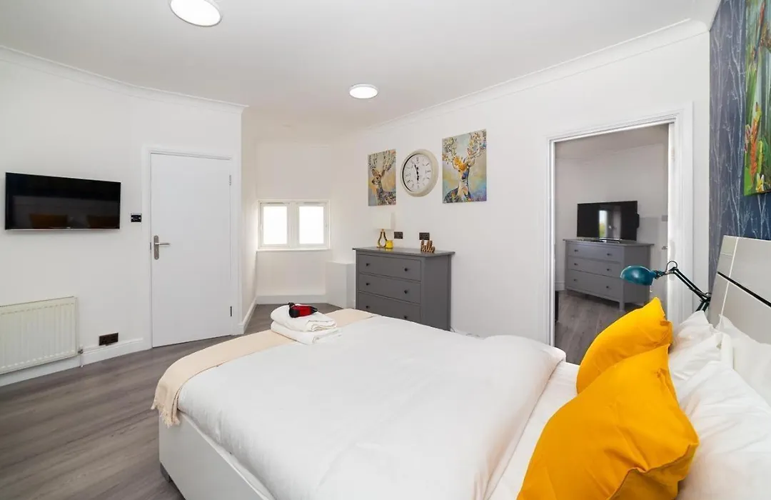 Diana Hotel Near Wembley Self Serviced Apartments-1