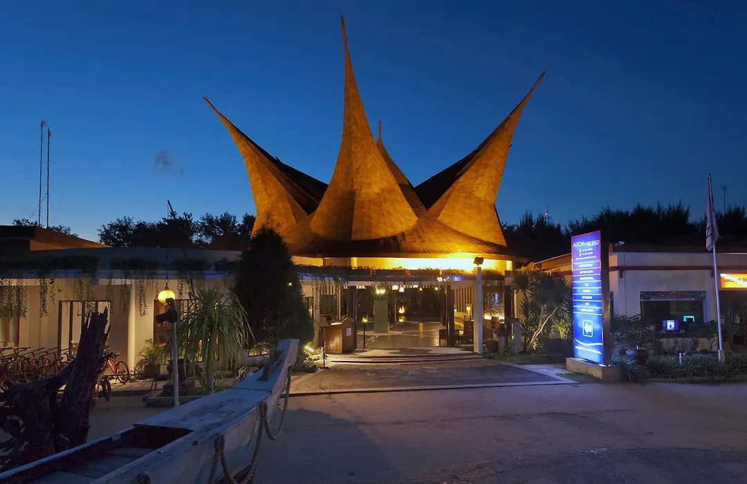 Aston Sunset Beach Resort - Gili Trawangan-1
