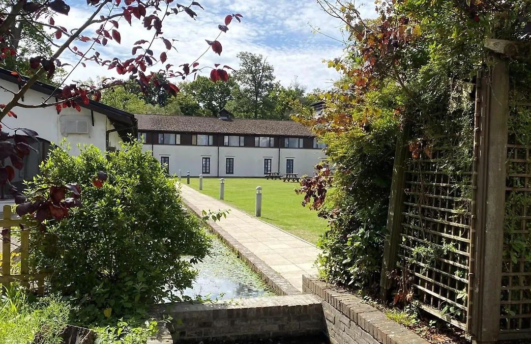 Europa Gatwick Hotel-1