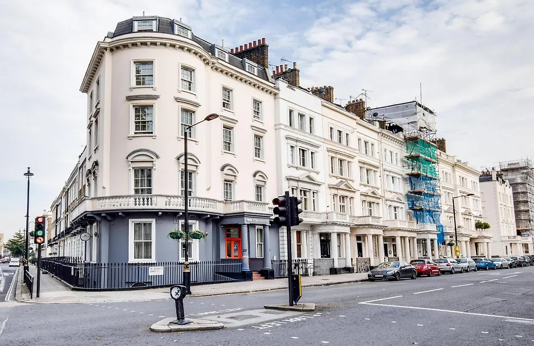 Oyo Townhouse New England, London Victoria-1