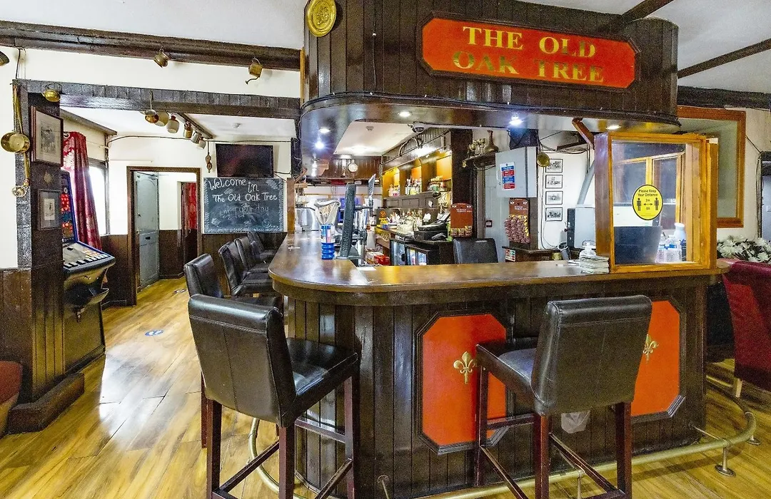 Old Oak Tree Inn-1