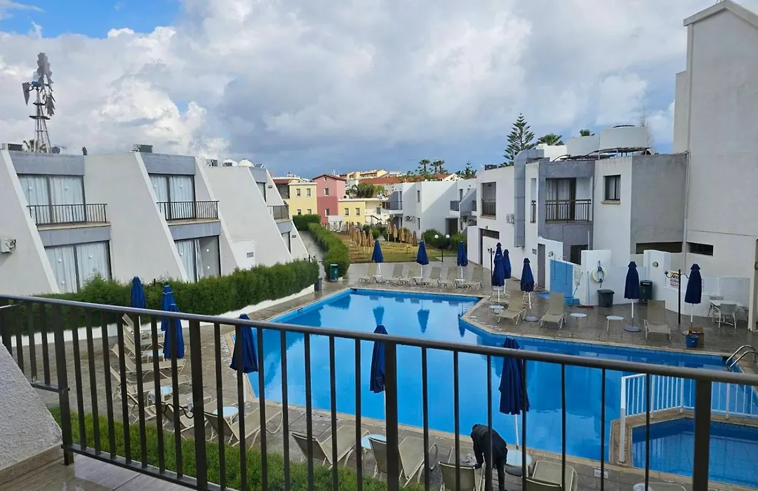Penelope Beach Hotel Apts-1