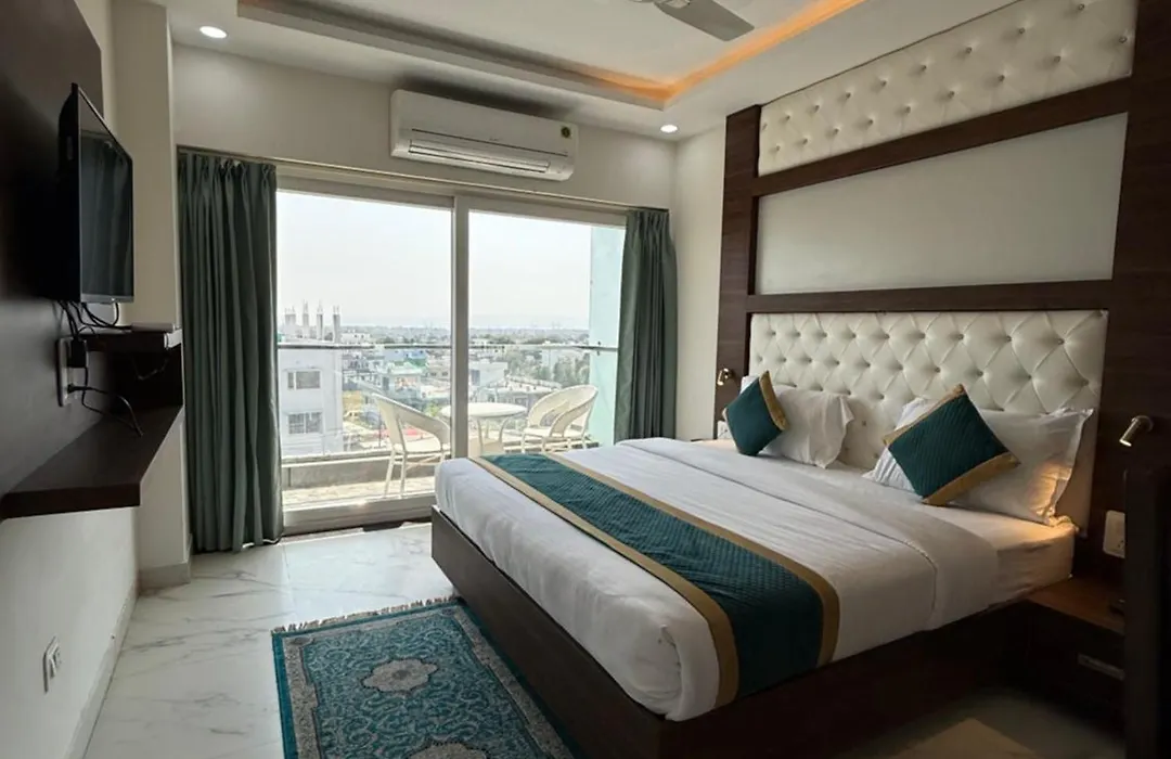 Hotel 7 Heaven-1
