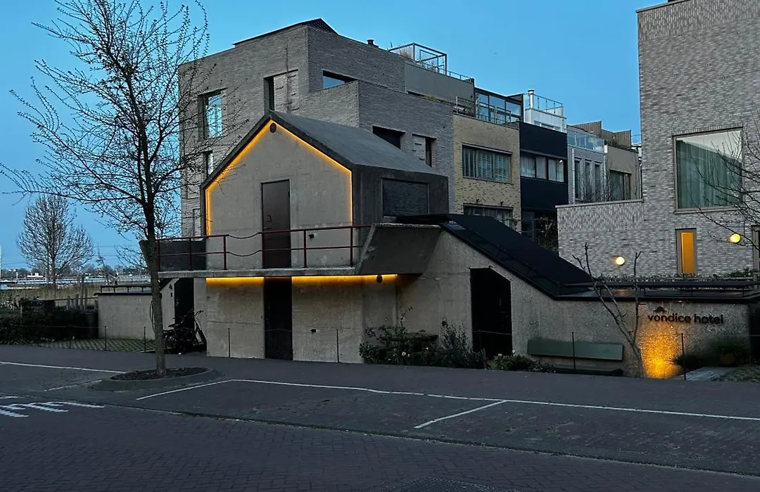 vondice hotel-1