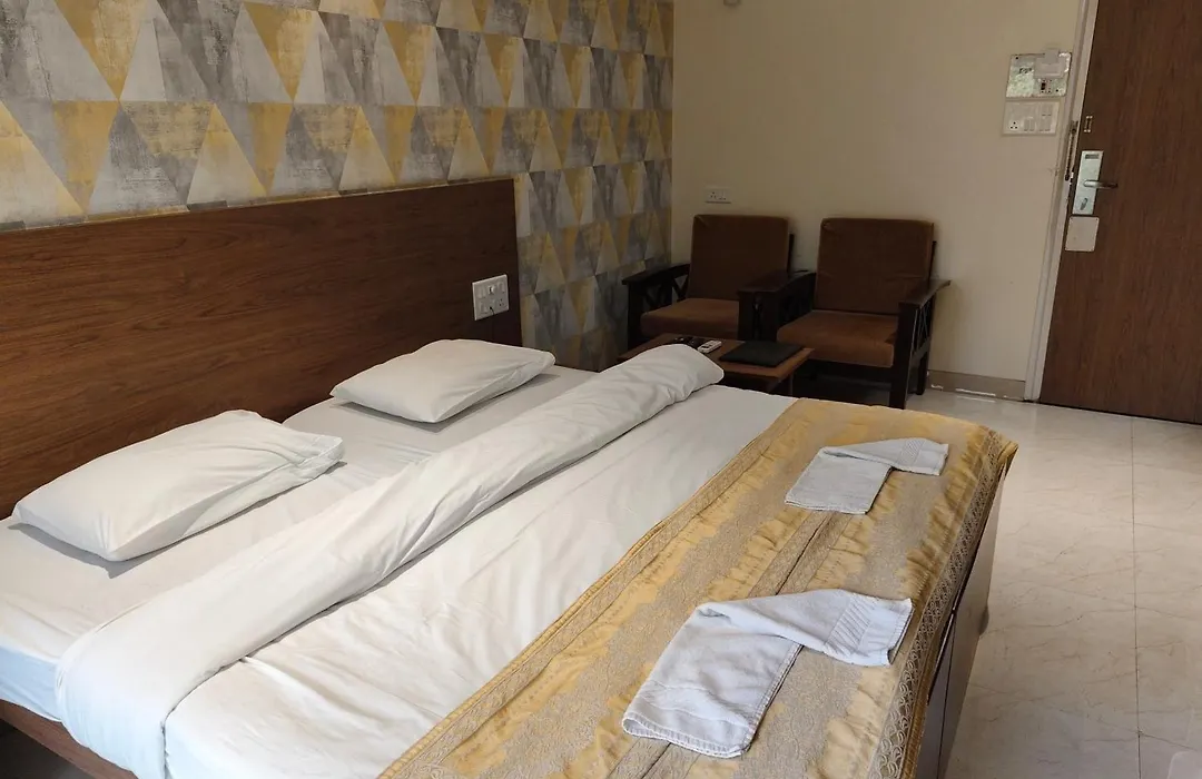 Hotel Shreyas-1