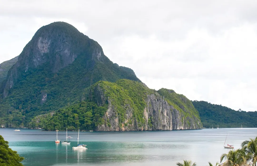 The Funny Lion - El Nido-1