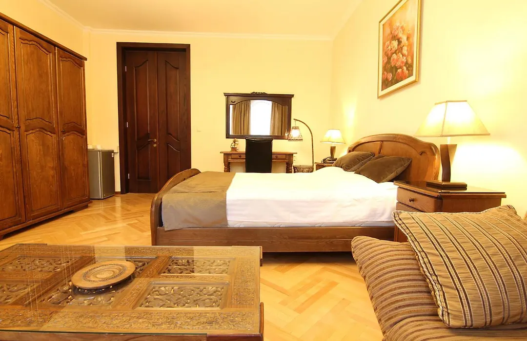 Hotel British House-1