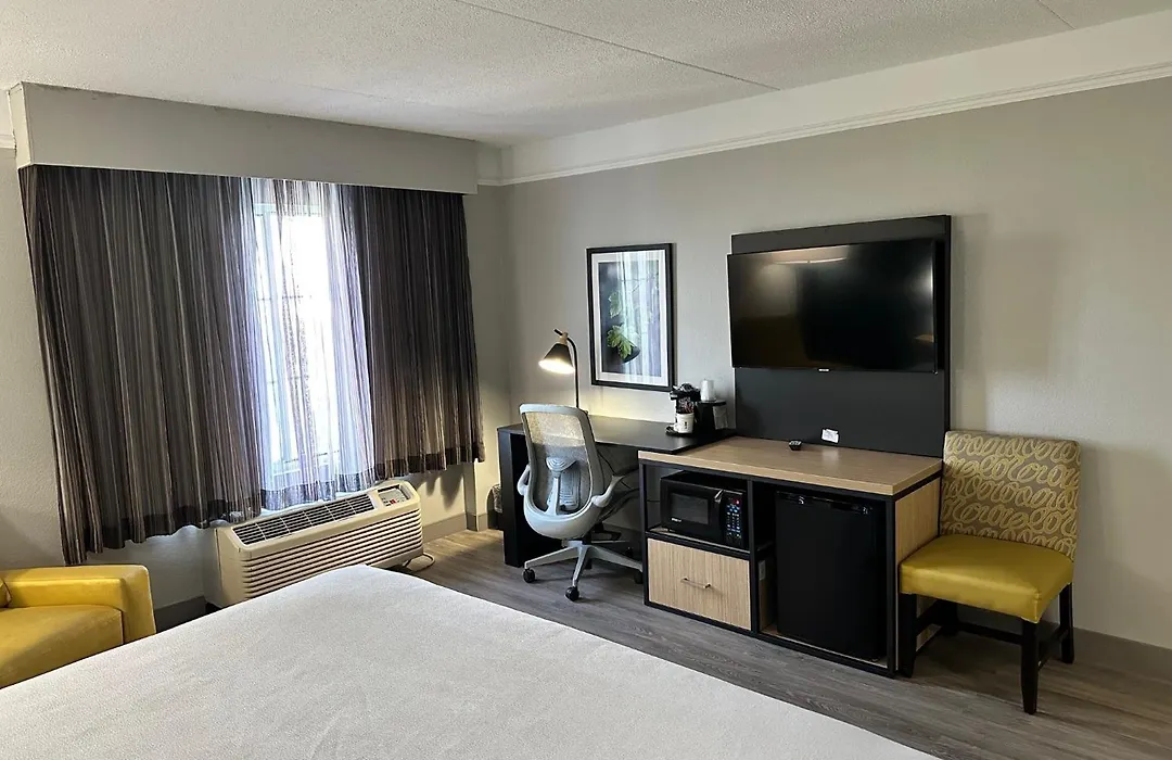 La Quinta By Wyndham Dallas Arlington South-1