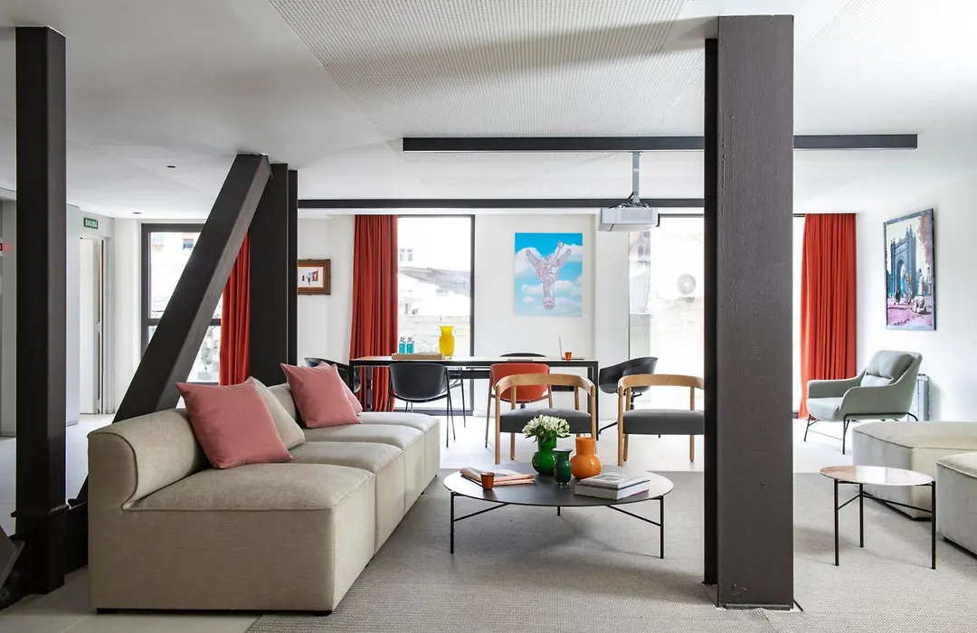 Archie Living-1