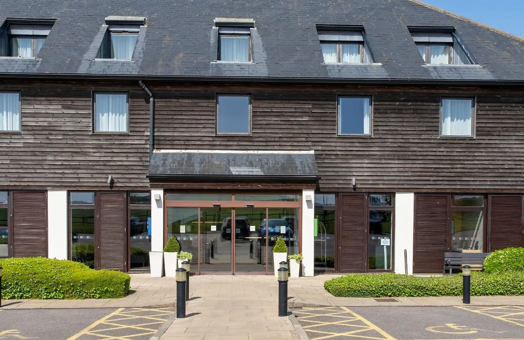 Holiday Inn Express London - Epsom Downs By Ihg-1