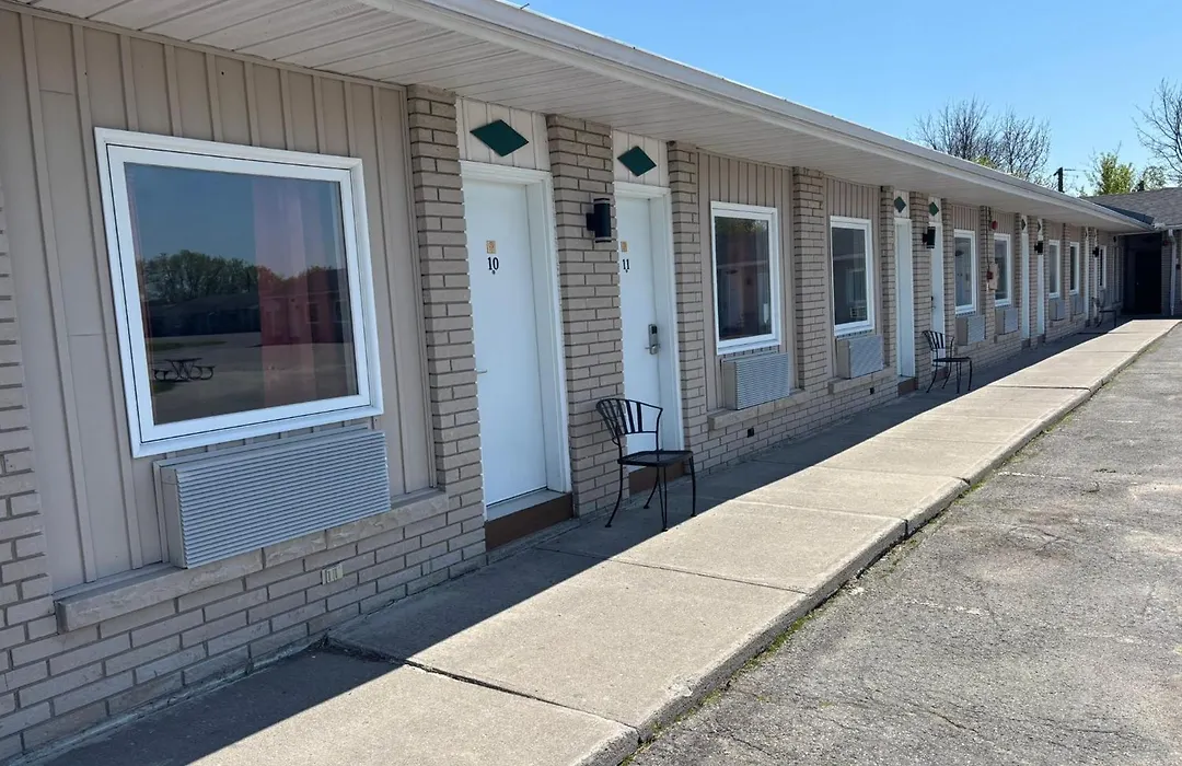 Seven Oakes Motel-1