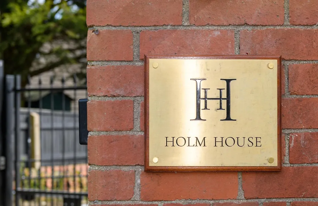 Holm House - Stylish Coastal Suites - Hedd Spa - Silures Bar & Restaurant-1