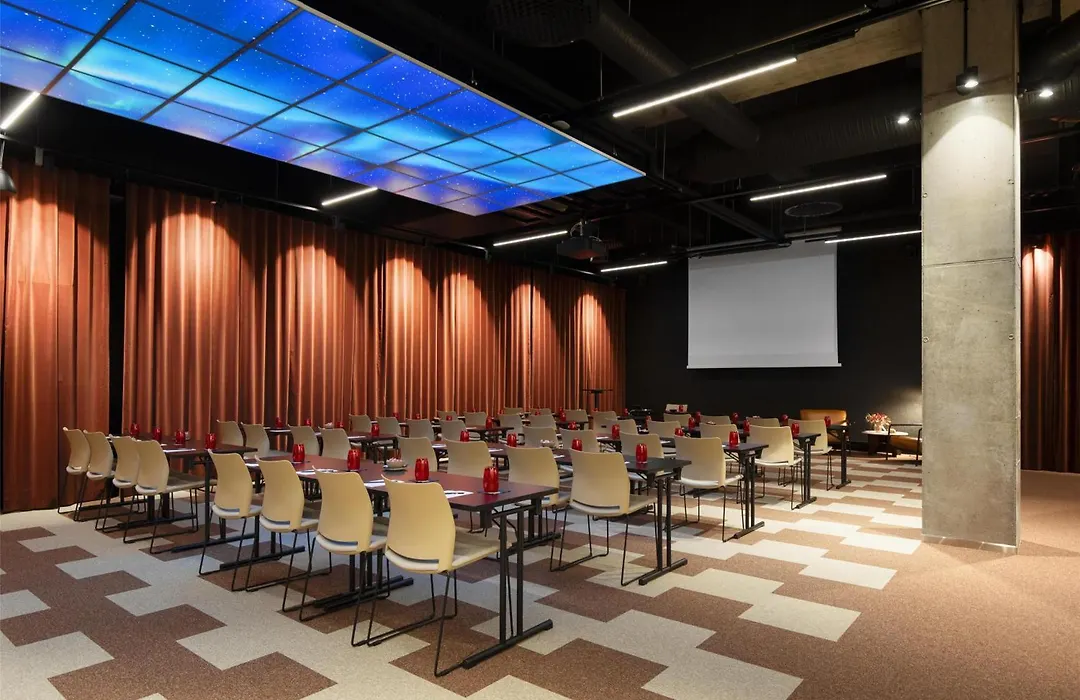 Radisson Red Helsinki-1