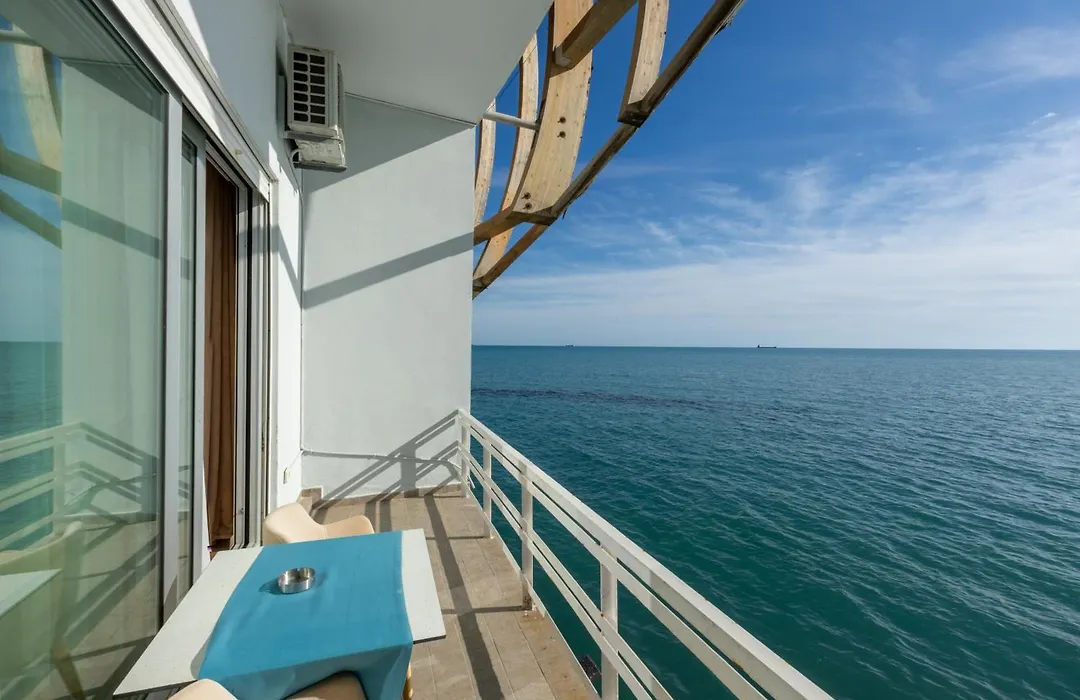 Ventus Harbor Hotel-1