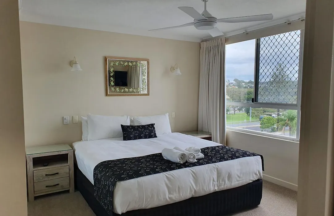 Pacific Surf Absolute Beachfront Apartments-1