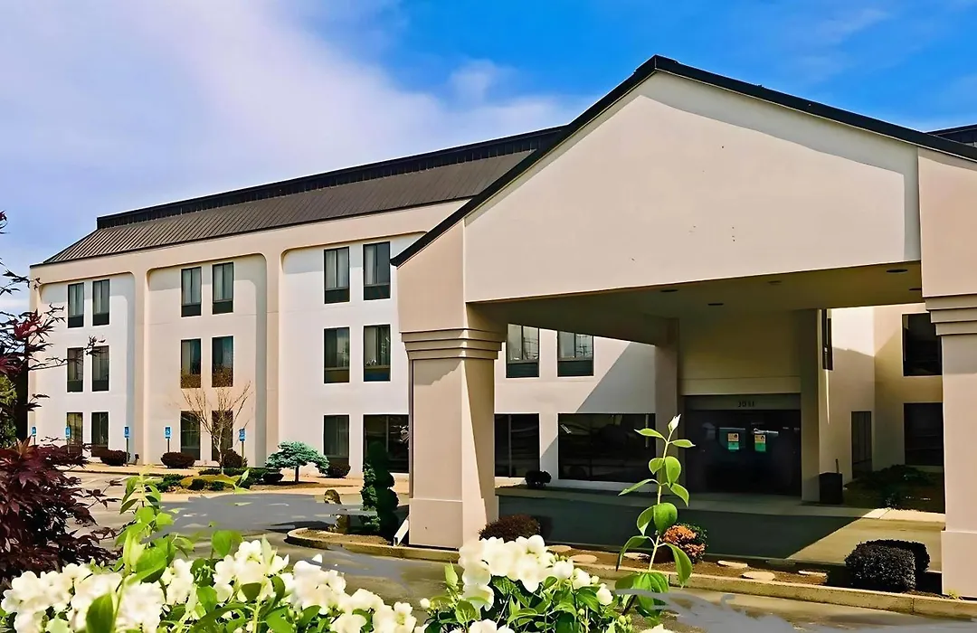 Comfort Inn, Erie - Near Presque Isle-1