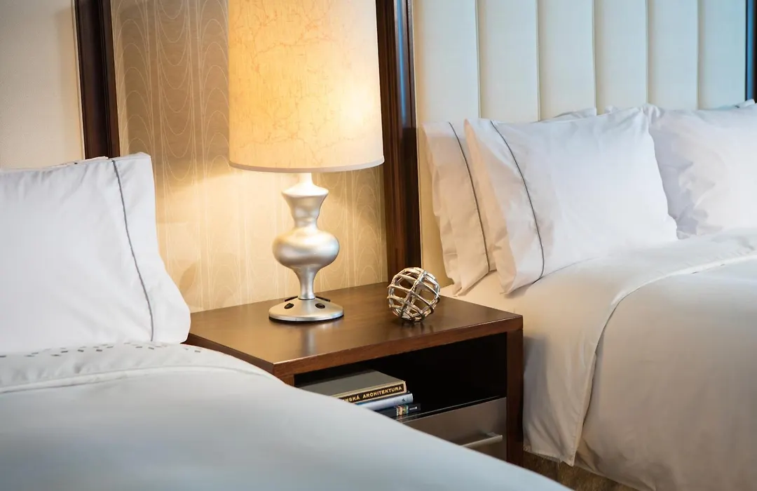 Renaissance Newark Airport Hotel-1