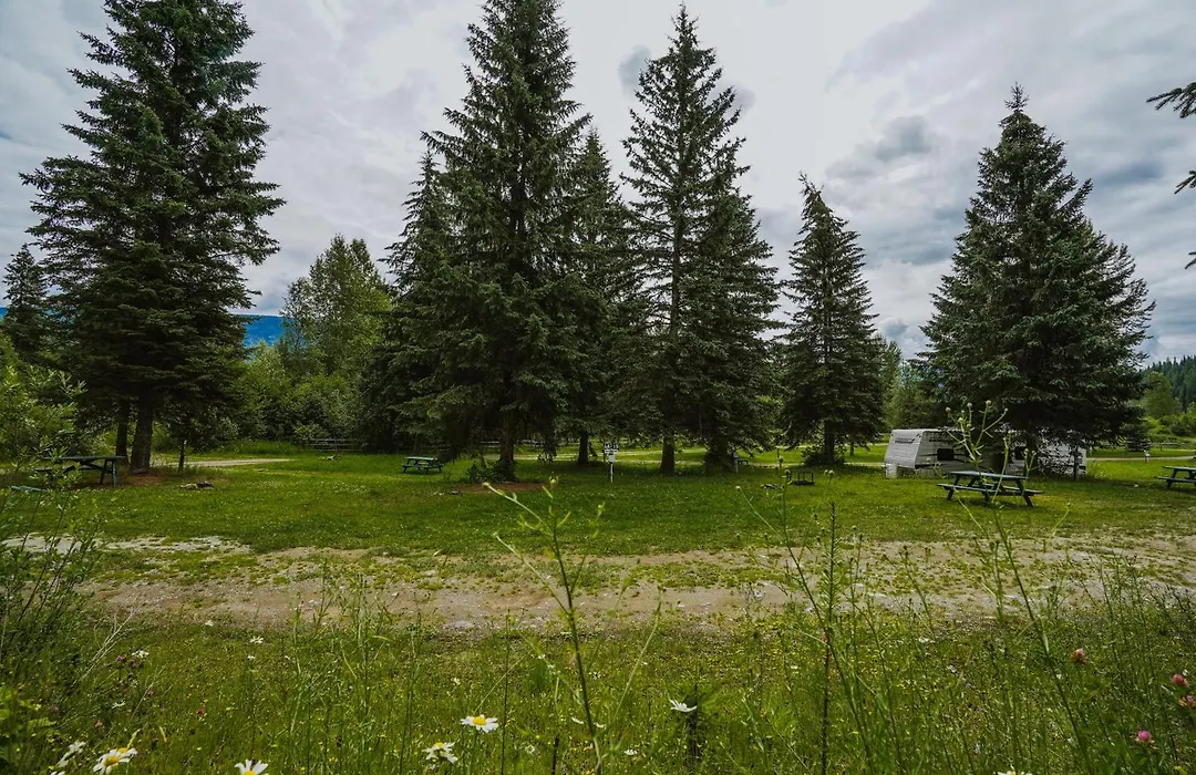 Helmcken Falls Lodge Cabin Rooms&RV Park-1