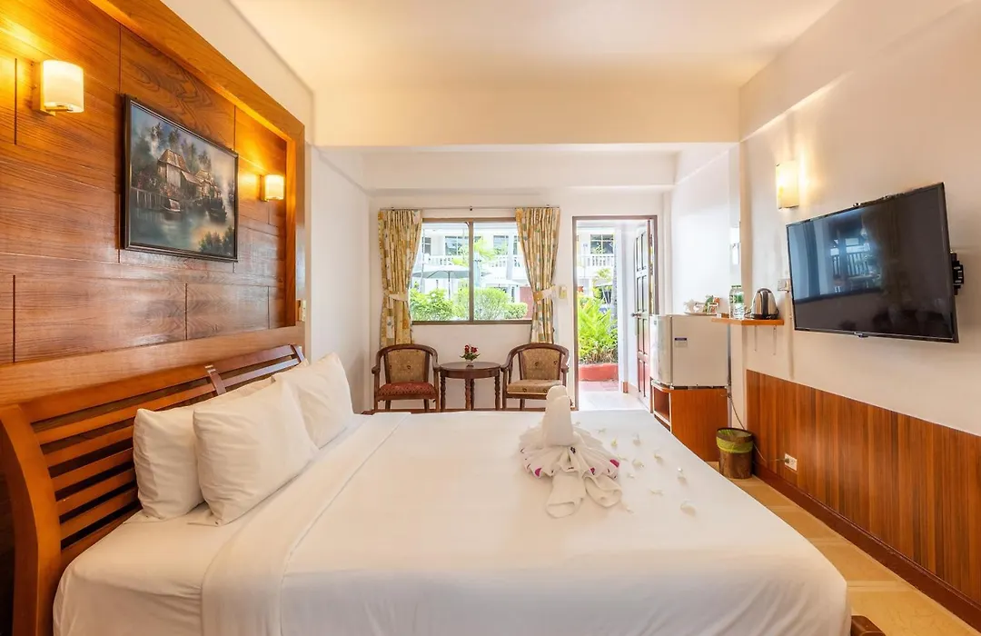 The Expat Hotel Patong-1