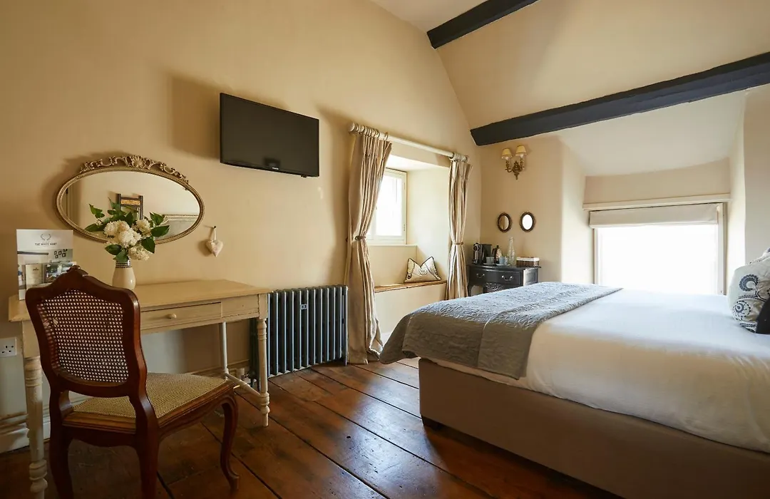 The White Hart-1