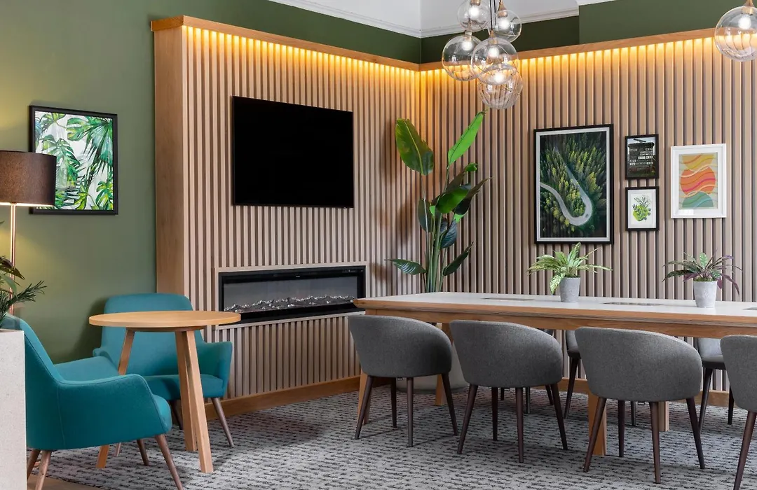 Holiday Inn Farnborough By Ihg-1