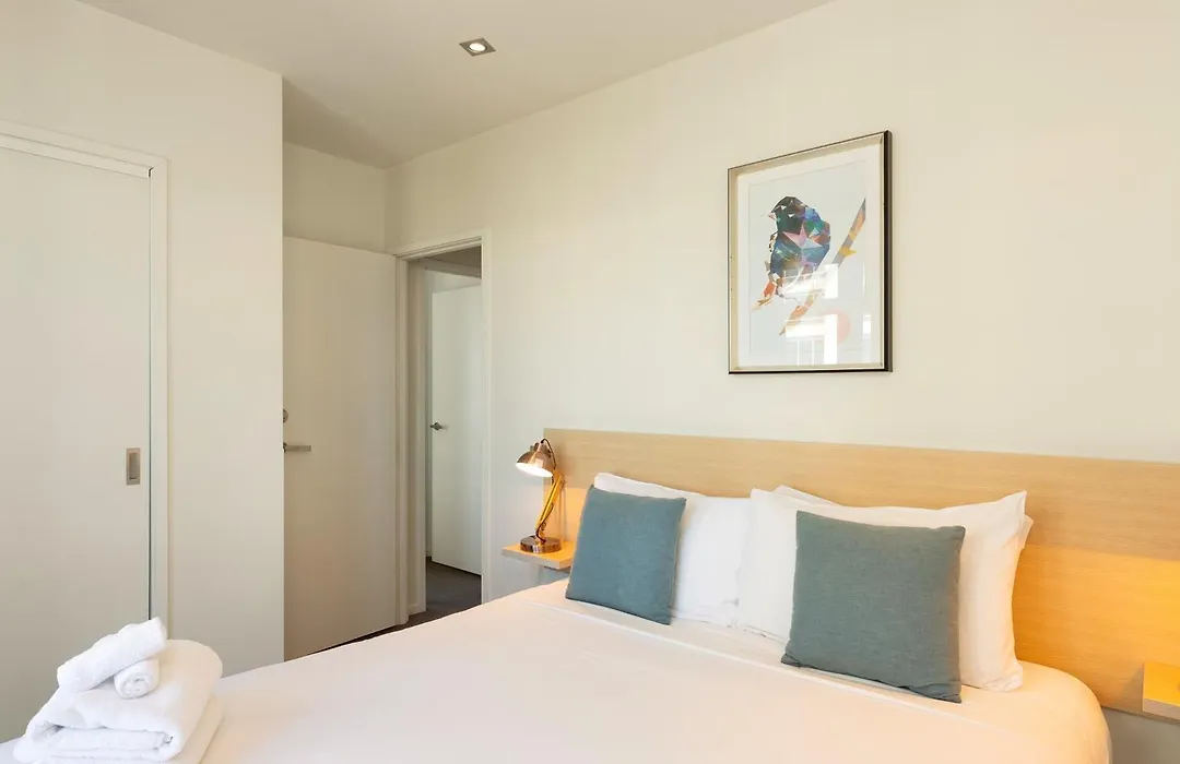 Auckland Harbour Suites-1