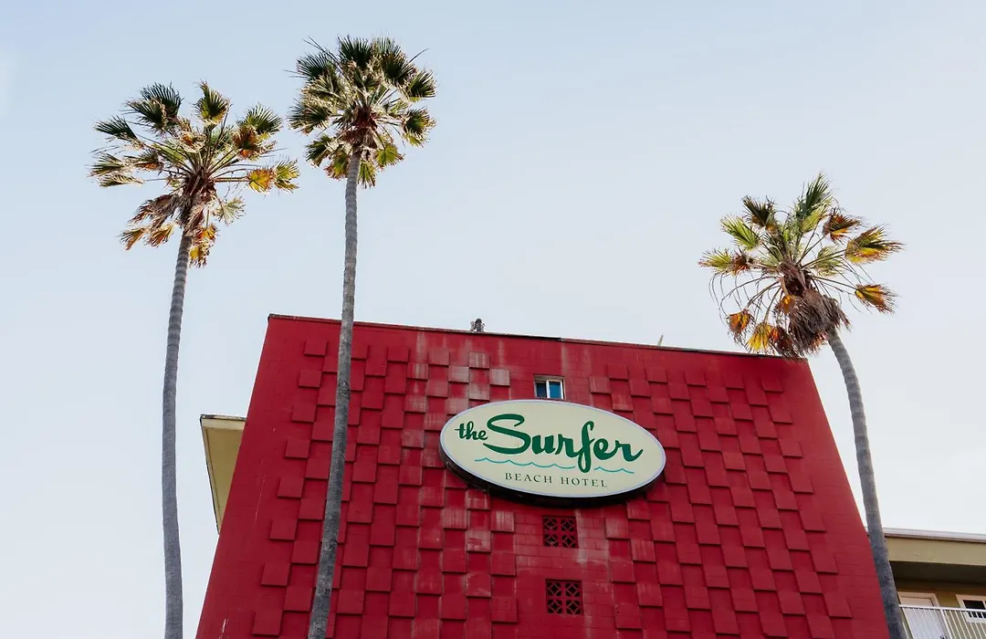 Surfer Beach Hotel-1