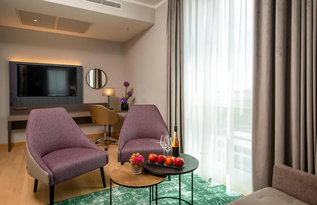 Leonardo Royal Hotel Nuernberg-1