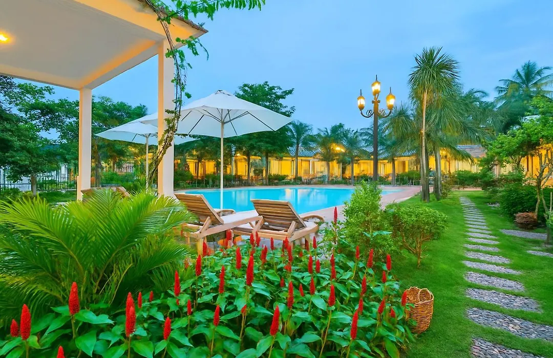 S79 Blue Lam Ha Pool-1