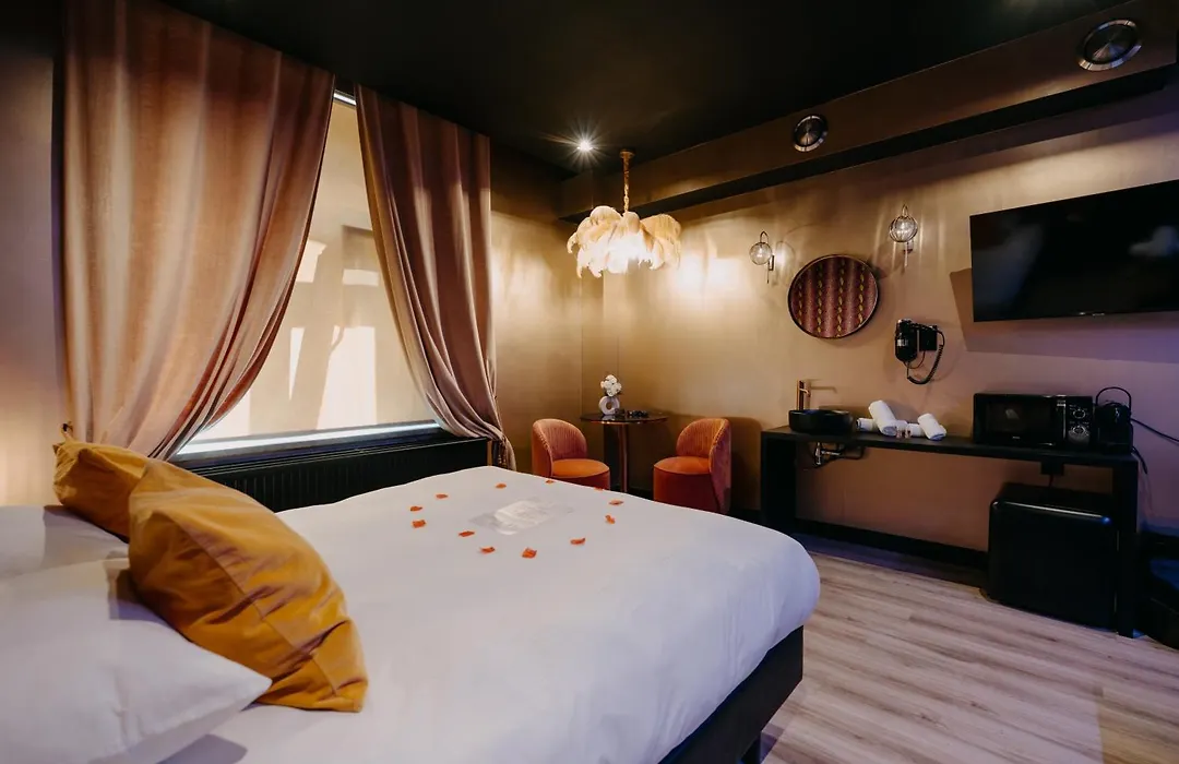 Hôtel Mademoiselle-1