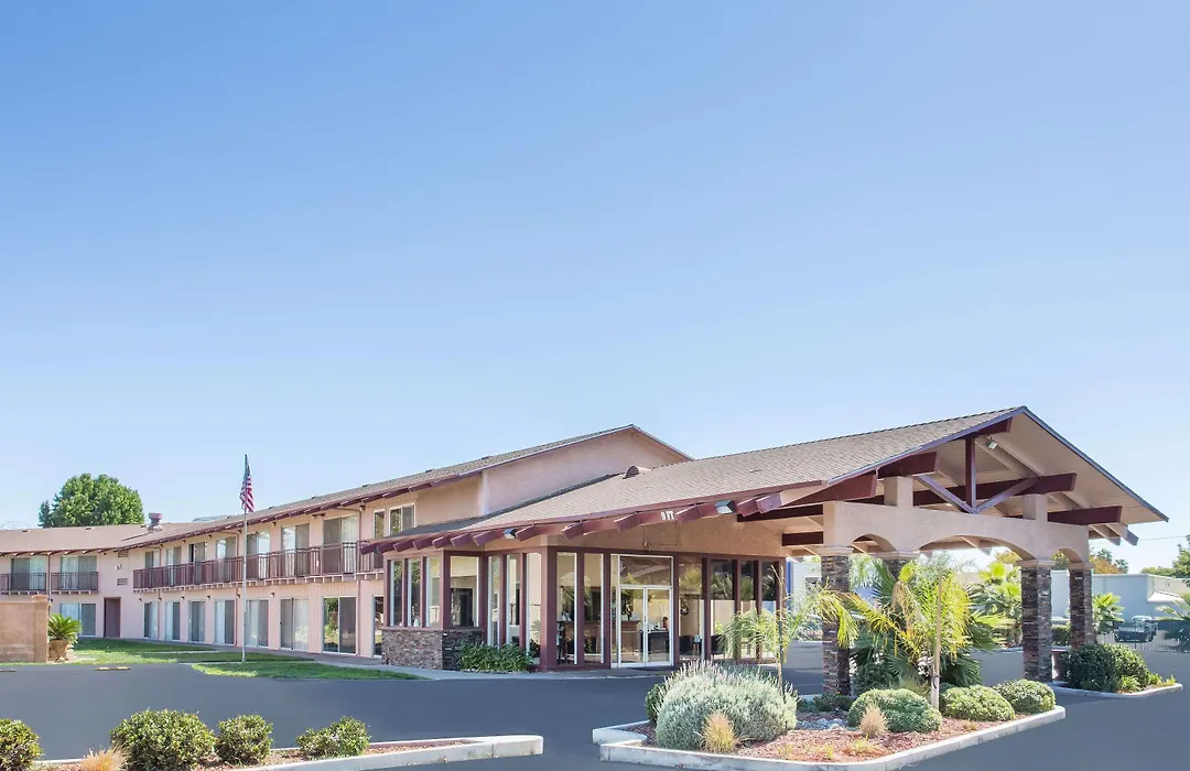 Days Inn By Wyndham Modesto-1