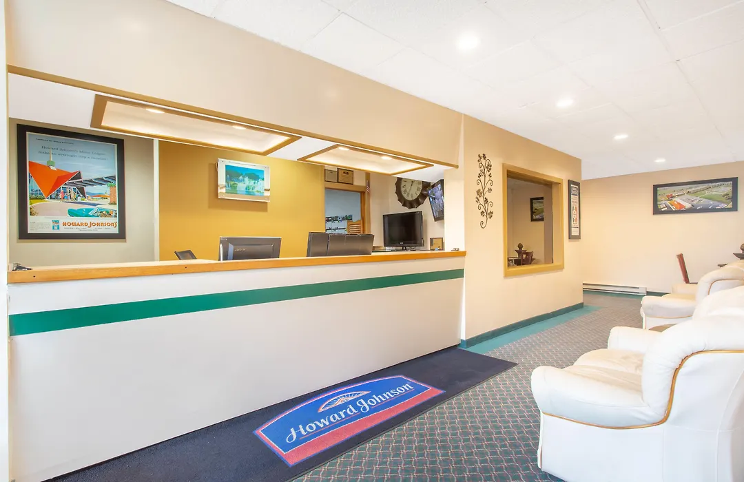 Howard Johnson By Wyndham Albany-1
