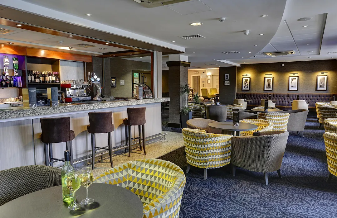 Cresta Court Hotel-1