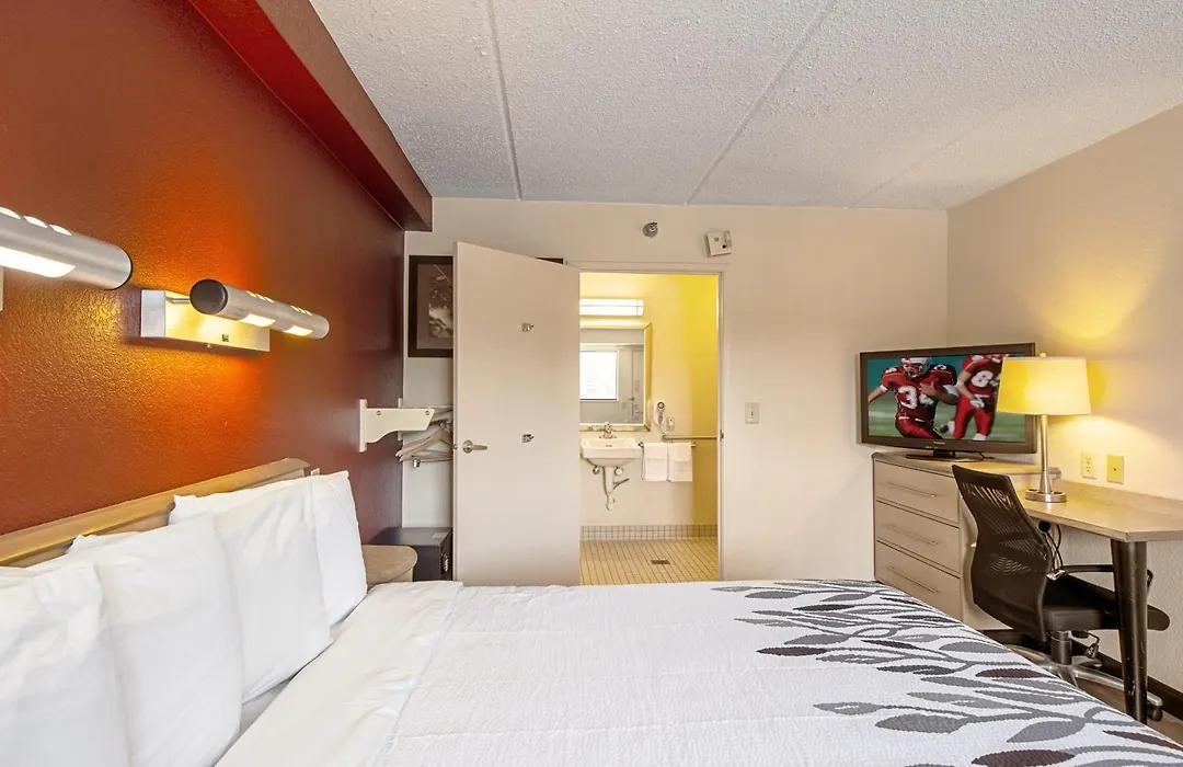 Red Roof Inn Toledo University-1
