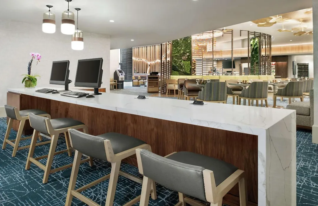 Doubletree By Hilton Chicago Magnificent Mile-1