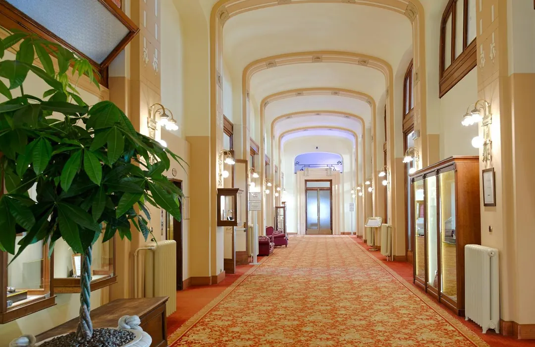 Palace Grand Hotel Varese-1