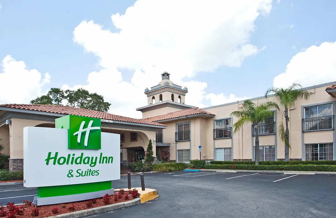 Red Roof Inn Plus & Suites Tampa - Busch Gardens-1