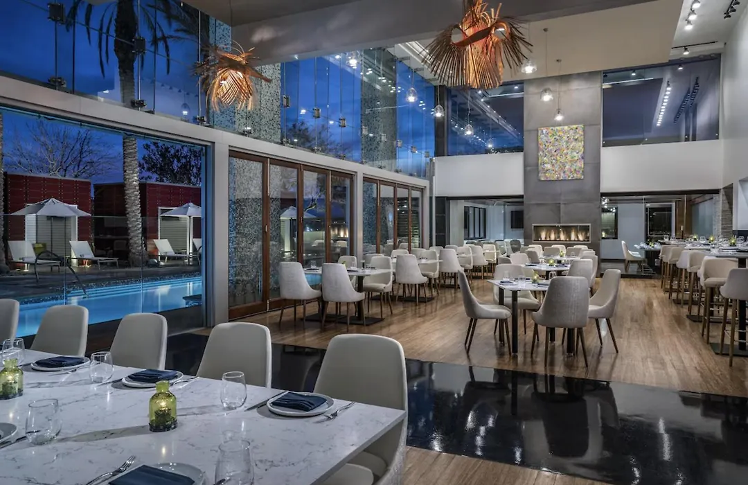 Luxury Suites At Palms Place-1
