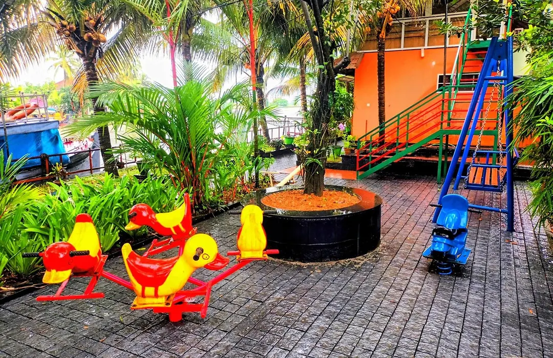 The Lake Paradise Boutique Resort-1