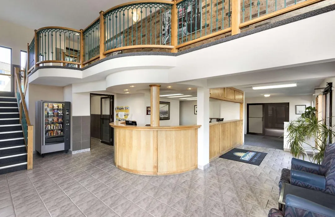 Days Inn By Wyndham Lethbridge-1