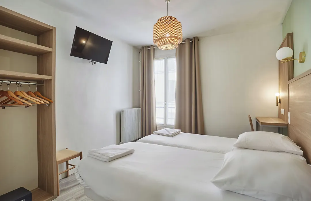 Merryl Hotel-1