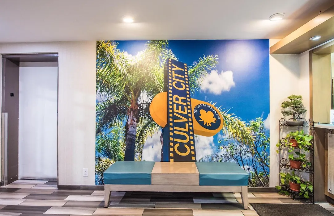 Travelodge By Wyndham Culver City-1